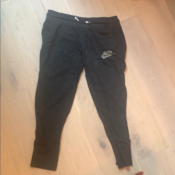 nike capri joggers mens